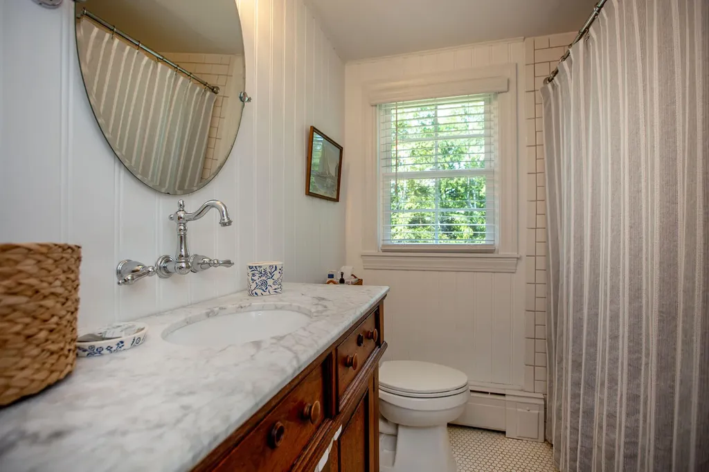 606 Mere Point Road Brunswick ME 04011