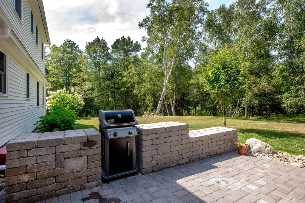 606 Mere Point Road Brunswick ME 04011