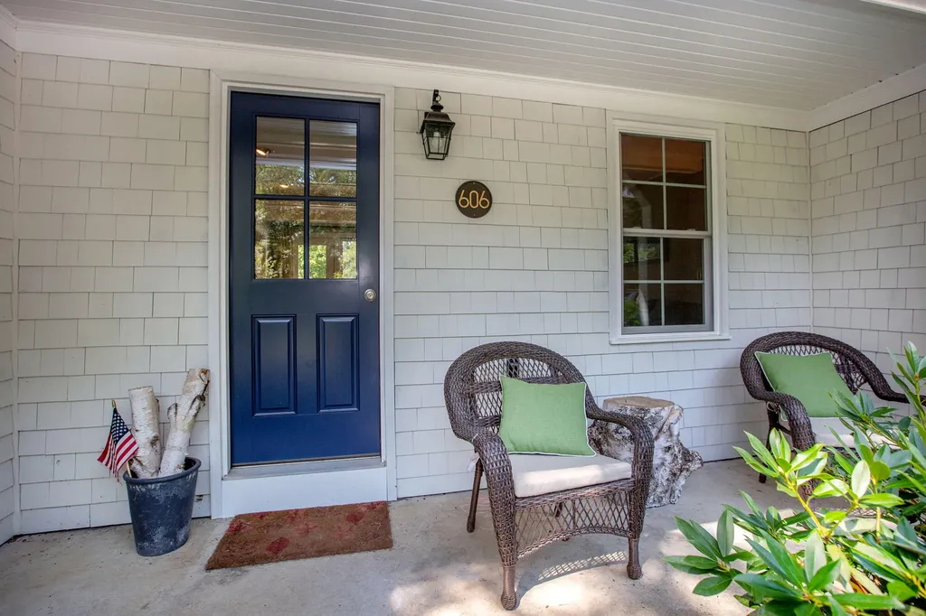 606 Mere Point Road Brunswick ME 04011