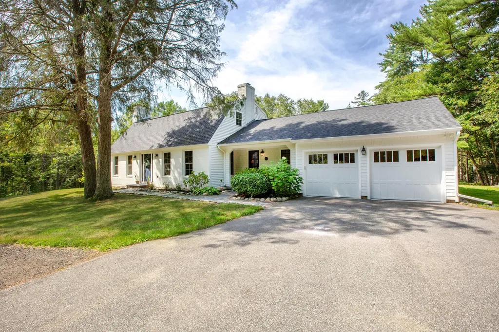 606 Mere Point Road Brunswick ME 04011