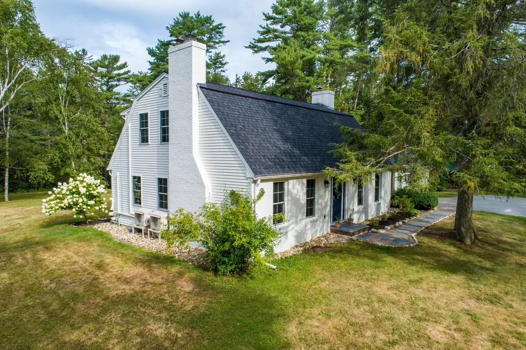 606 Mere Point Road Brunswick ME 04011