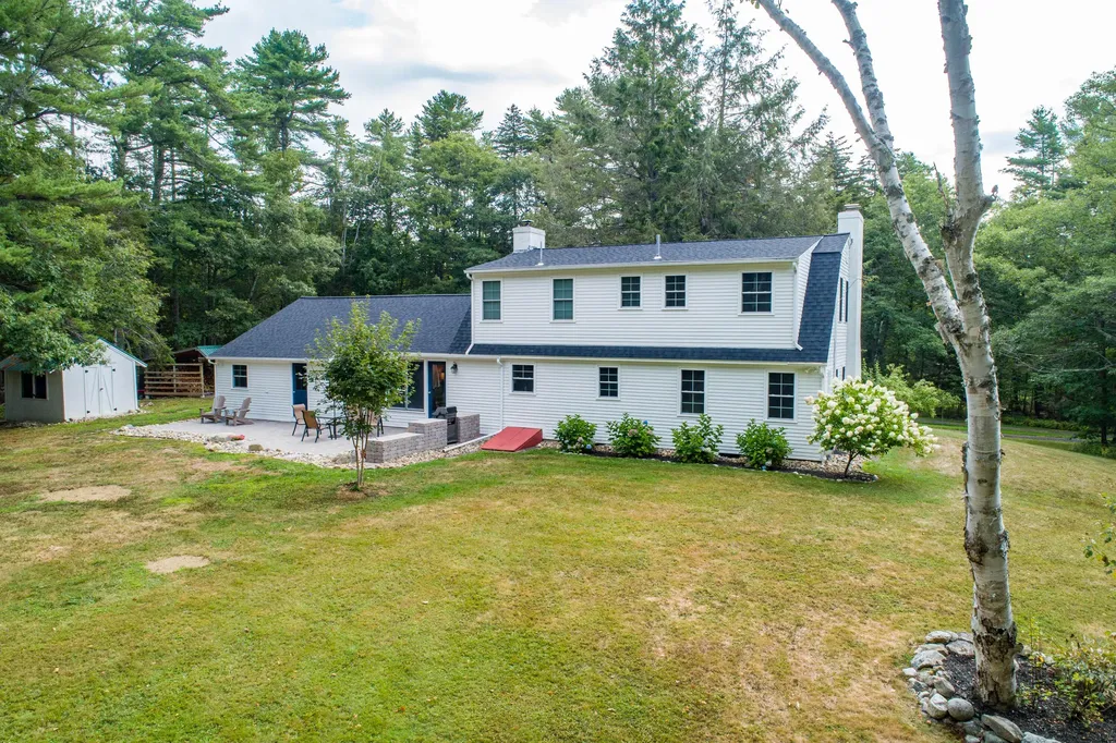 606 Mere Point Road Brunswick ME 04011