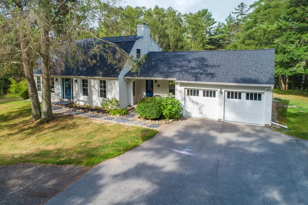 606 Mere Point Road Brunswick ME 04011