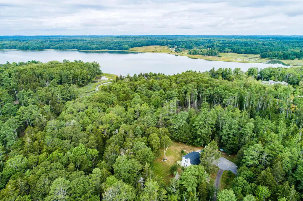 606 Mere Point Road Brunswick ME 04011
