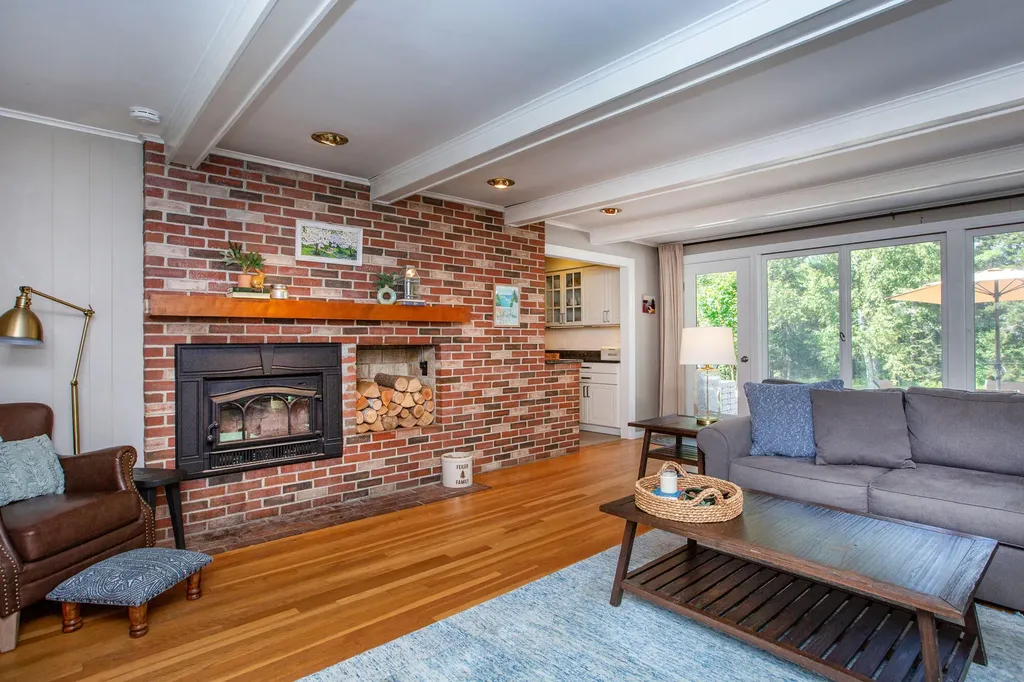 606 Mere Point Road Brunswick ME 04011