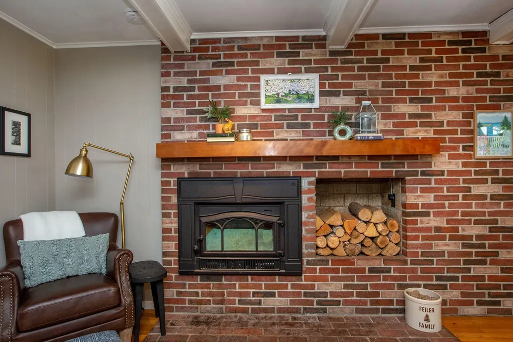 606 Mere Point Road Brunswick ME 04011