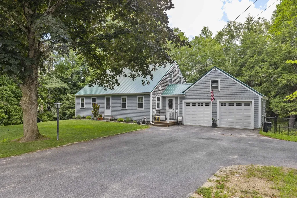 10 Hurricane Road Gorham ME 04038