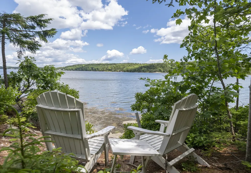18 Birken Drive Phippsburg ME 04562