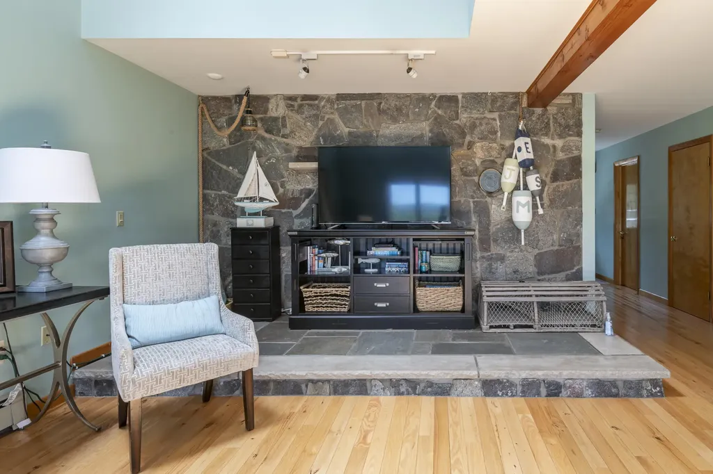 18 Birken Drive Phippsburg ME 04562