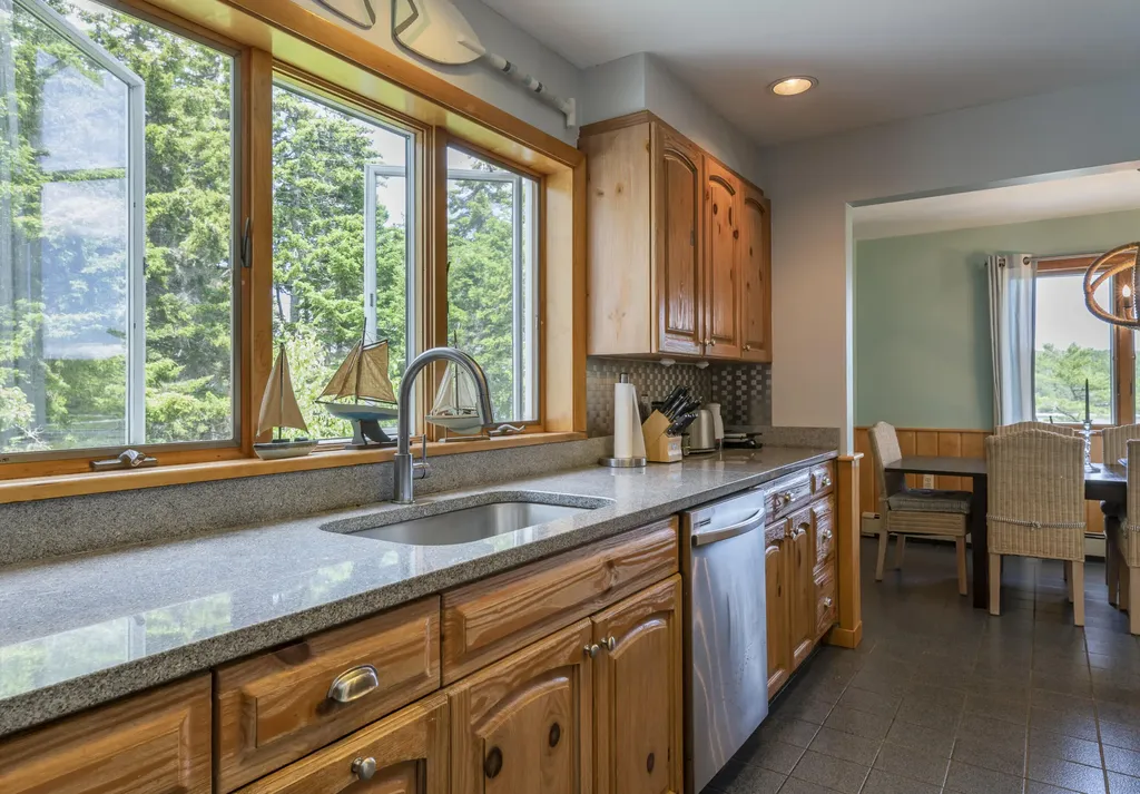 18 Birken Drive Phippsburg ME 04562