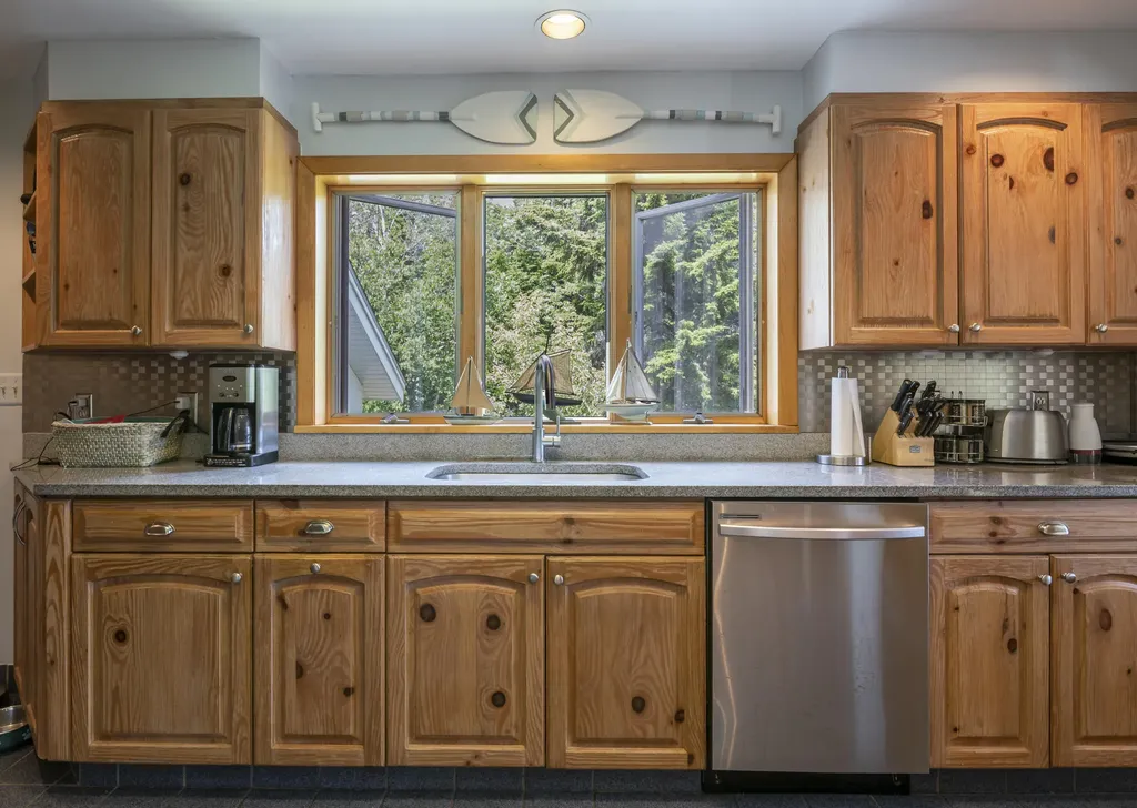 18 Birken Drive Phippsburg ME 04562