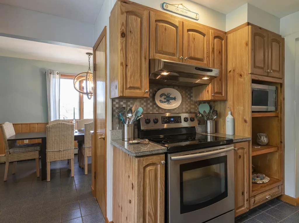 18 Birken Drive Phippsburg ME 04562