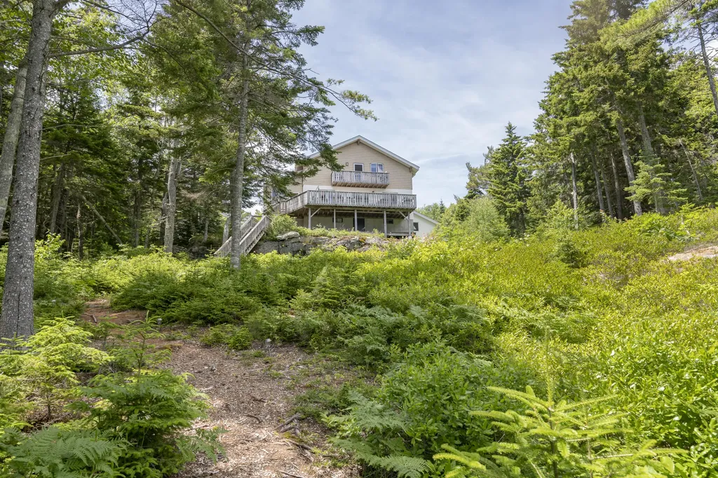 18 Birken Drive Phippsburg ME 04562