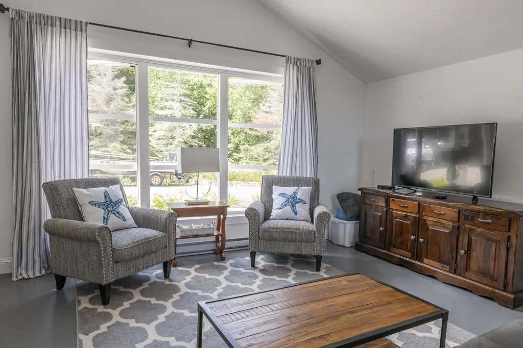 18 Birken Drive Phippsburg ME 04562