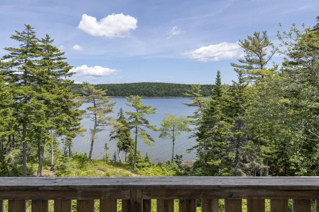 18 Birken Drive Phippsburg ME 04562