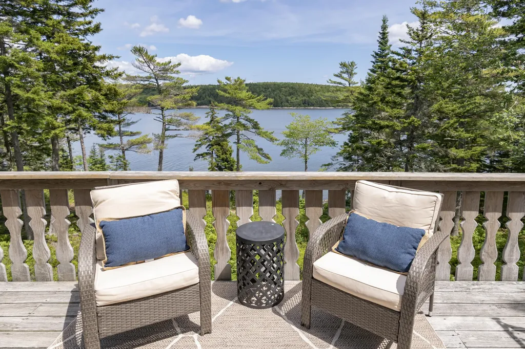 18 Birken Drive Phippsburg ME 04562