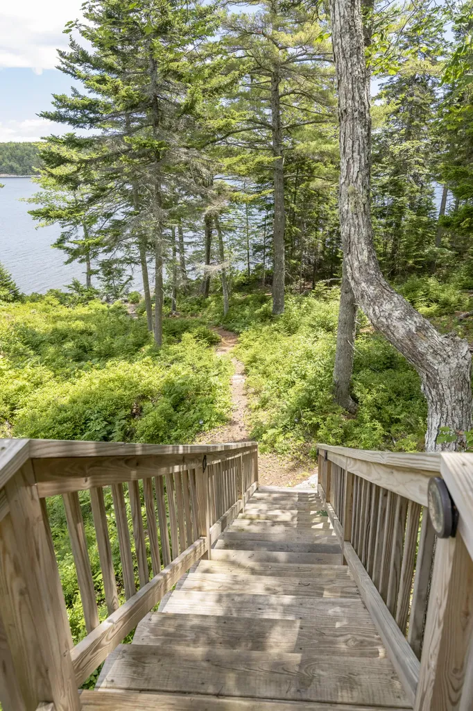 18 Birken Drive Phippsburg ME 04562