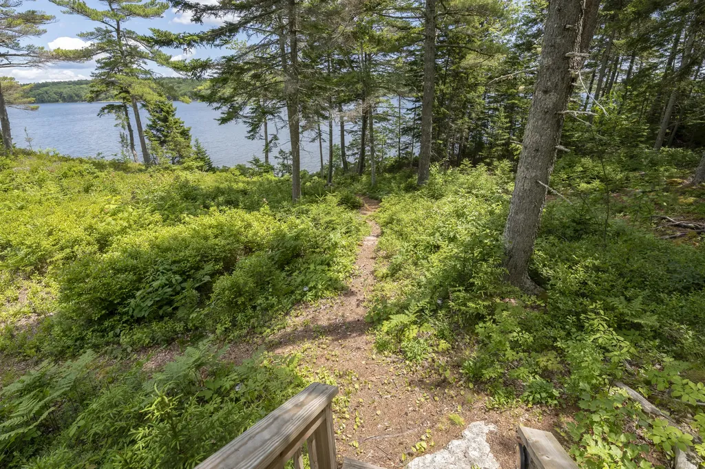 18 Birken Drive Phippsburg ME 04562