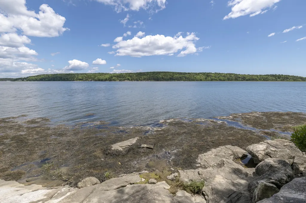18 Birken Drive Phippsburg ME 04562