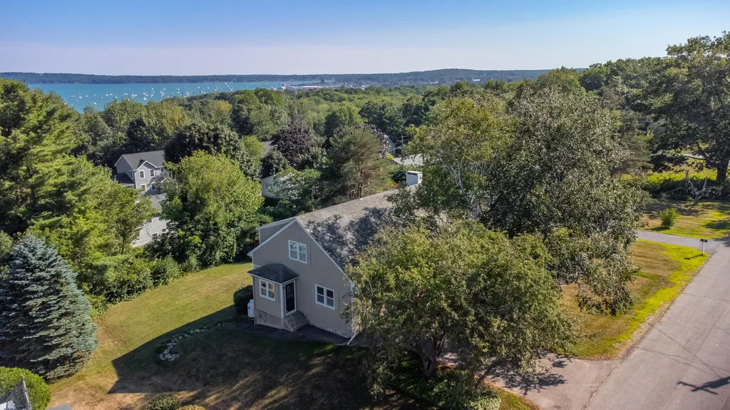 36 Acadia Drive Rockland ME 04841