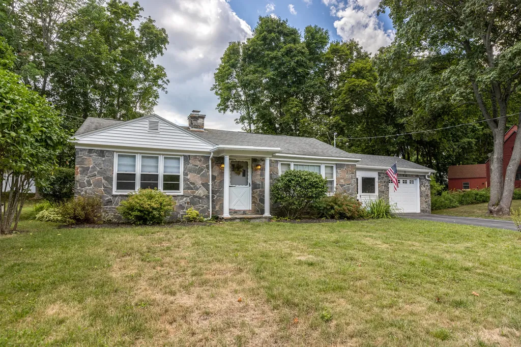 23 Cleveland Street Saco ME 04072