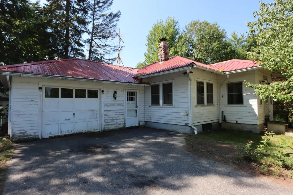 51 E Bates Street Auburn ME 04210