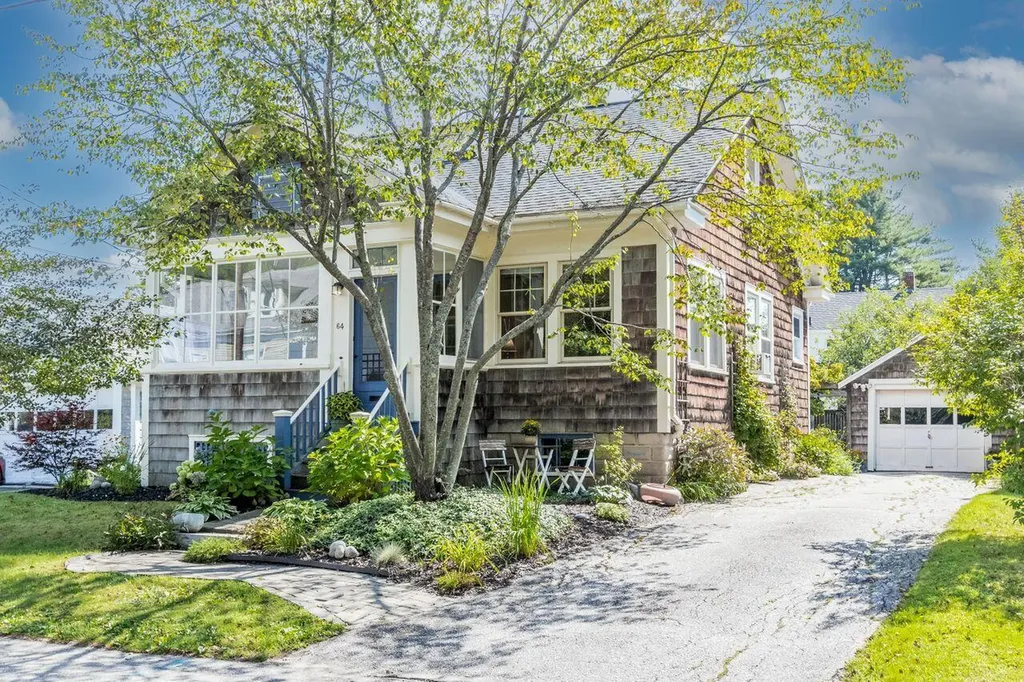 64 Hastings Street Portland ME 04102