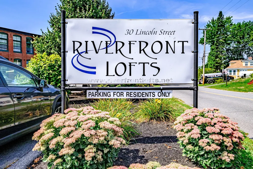 30 Lincoln Street Westbrook ME 04092