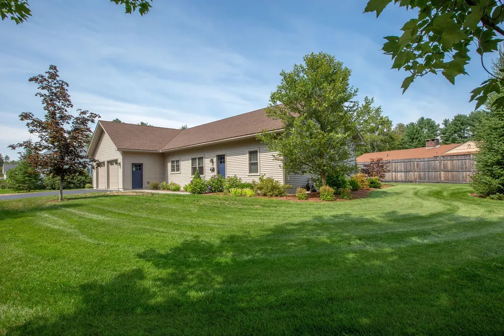 15 Bonnaille Avenue Lewiston ME 04240
