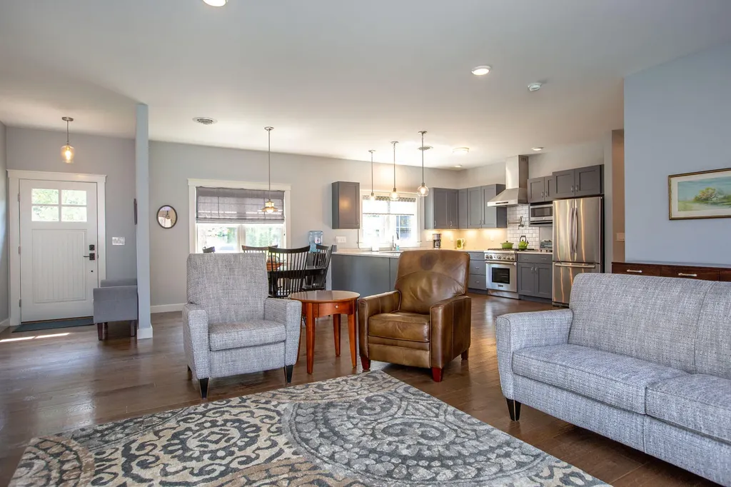15 Bonnaille Avenue Lewiston ME 04240