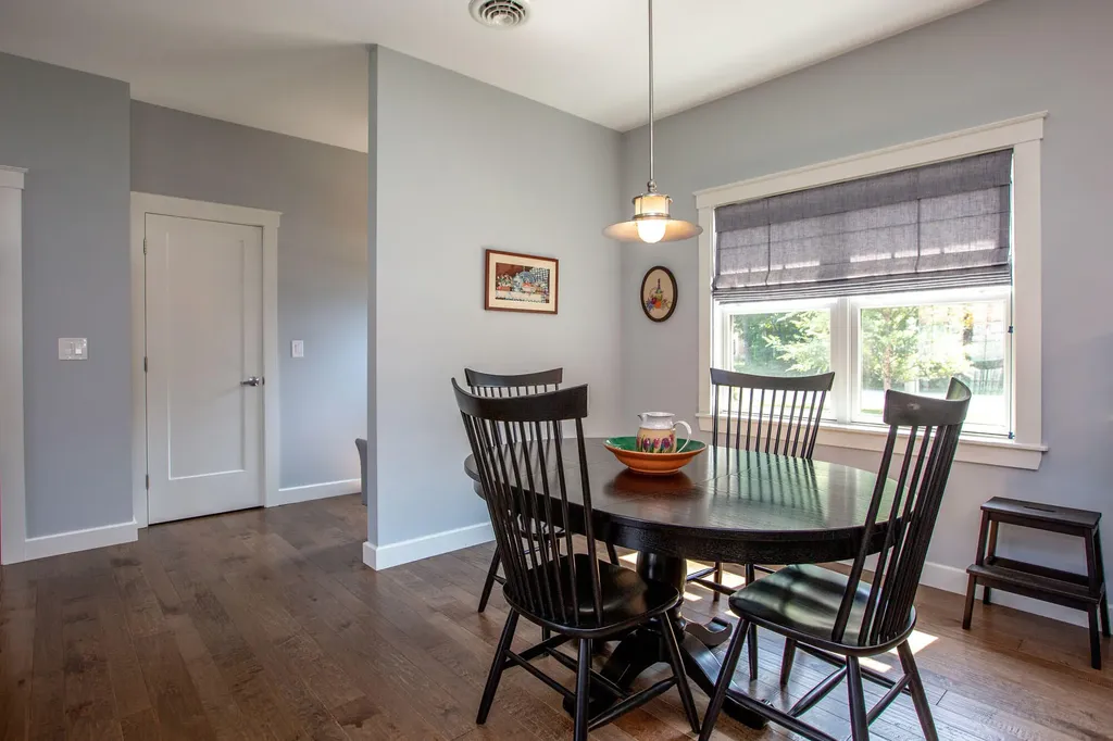 15 Bonnaille Avenue Lewiston ME 04240