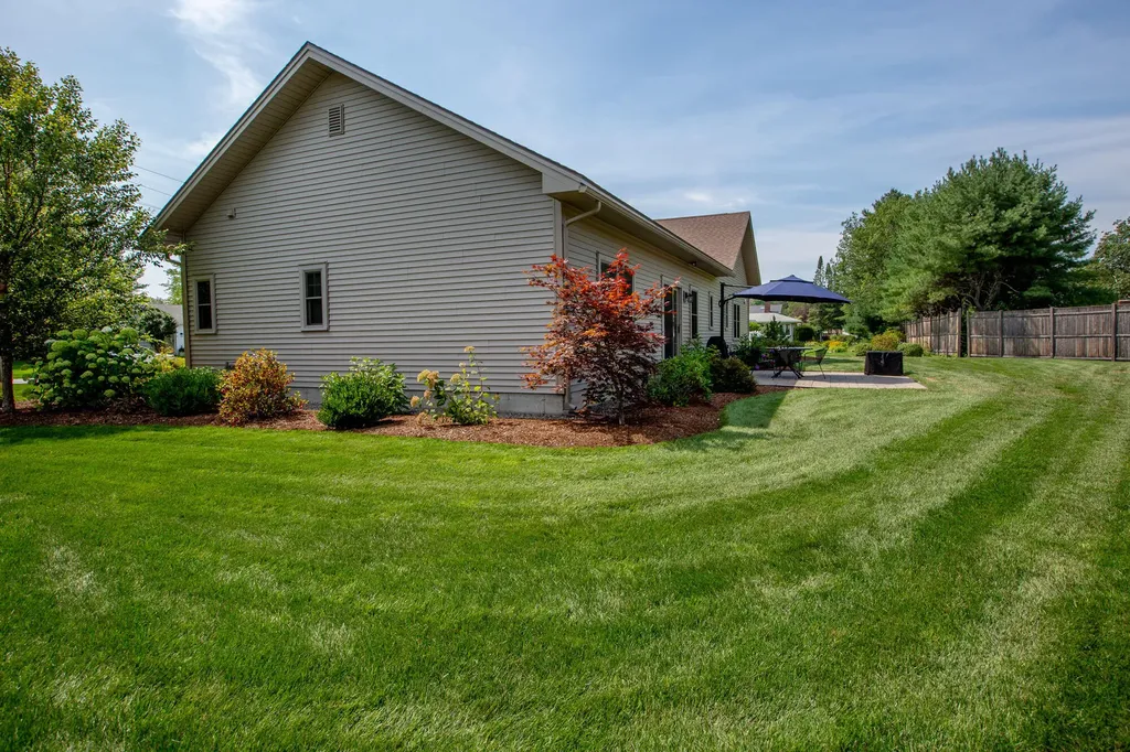 15 Bonnaille Avenue Lewiston ME 04240