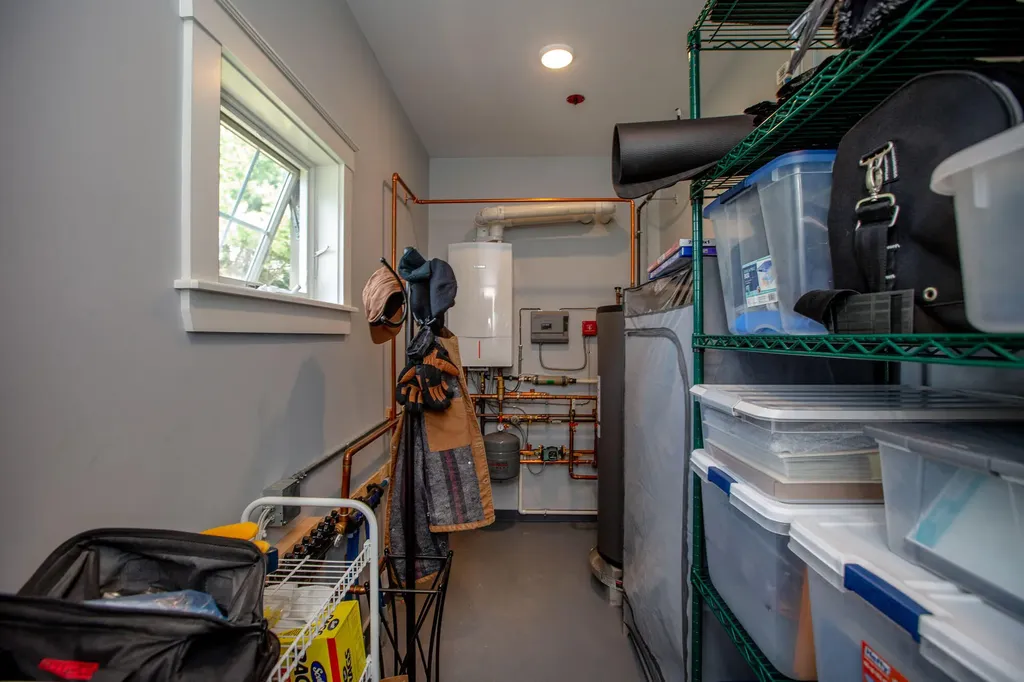 15 Bonnaille Avenue Lewiston ME 04240