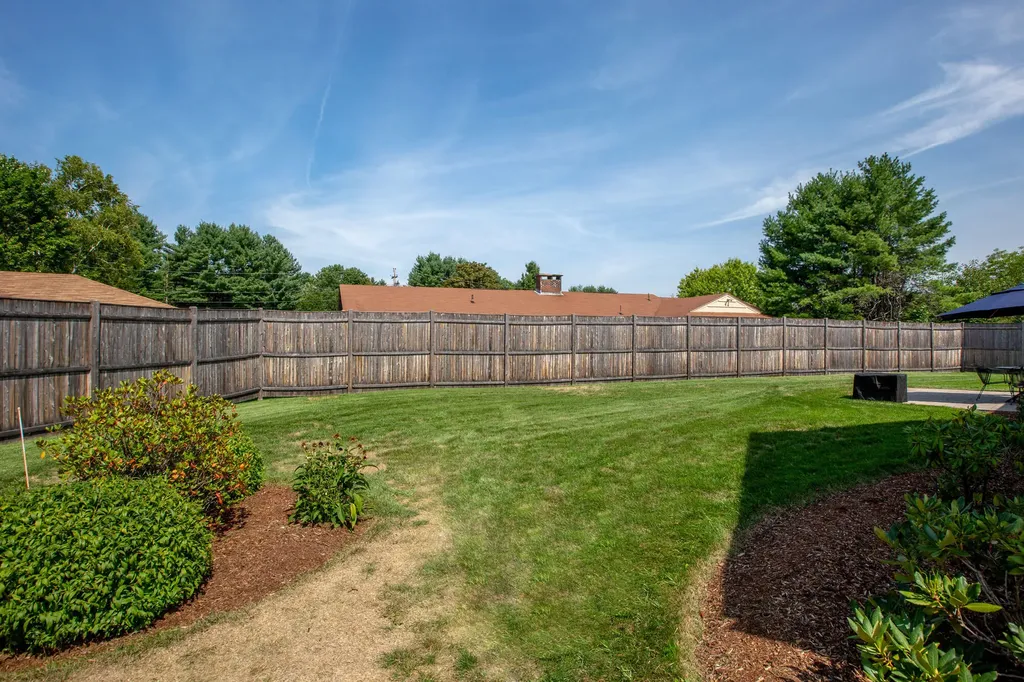 15 Bonnaille Avenue Lewiston ME 04240