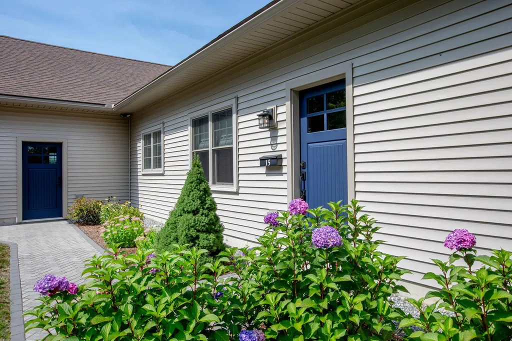 15 Bonnaille Avenue Lewiston ME 04240