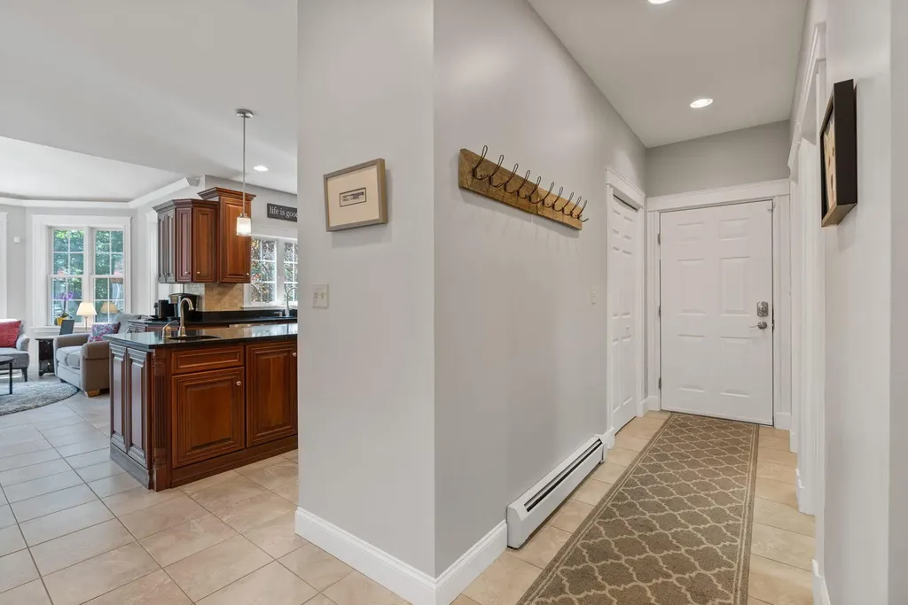 12 Freedom Road Scarborough ME 04074