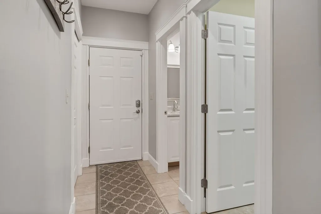 12 Freedom Road Scarborough ME 04074