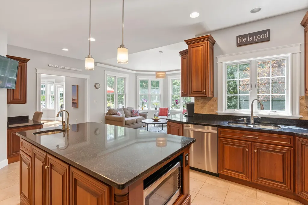 12 Freedom Road Scarborough ME 04074