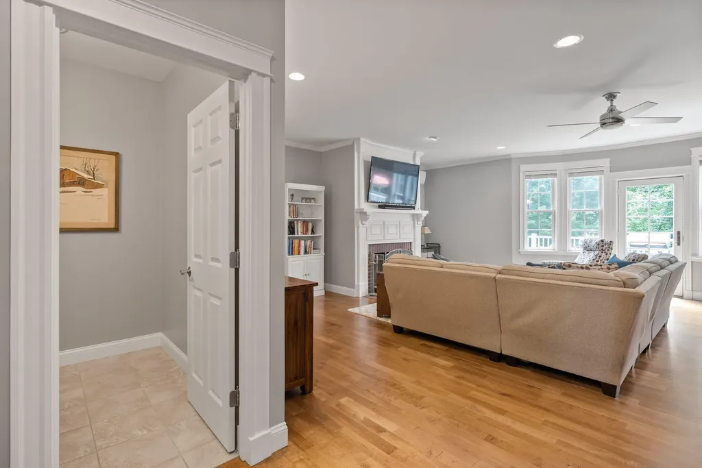 12 Freedom Road Scarborough ME 04074