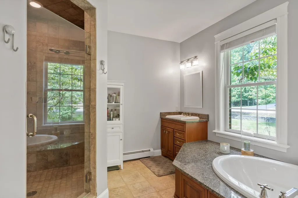 12 Freedom Road Scarborough ME 04074
