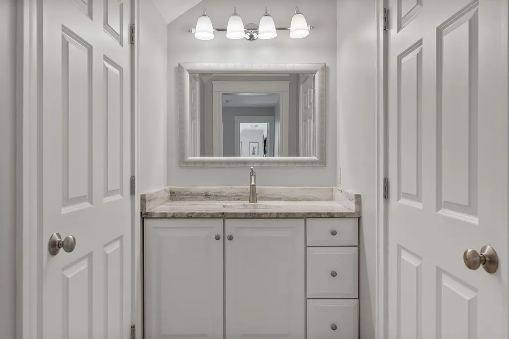 12 Freedom Road Scarborough ME 04074