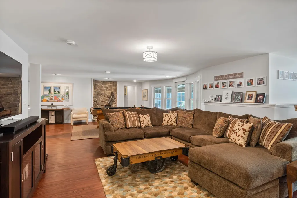 12 Freedom Road Scarborough ME 04074