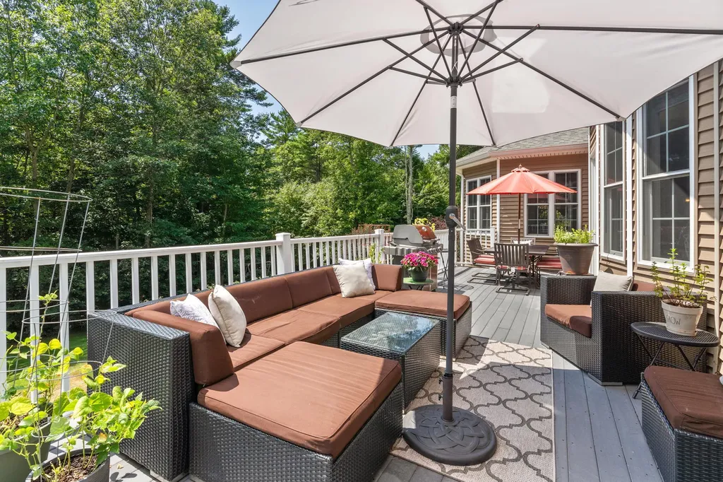 12 Freedom Road Scarborough ME 04074