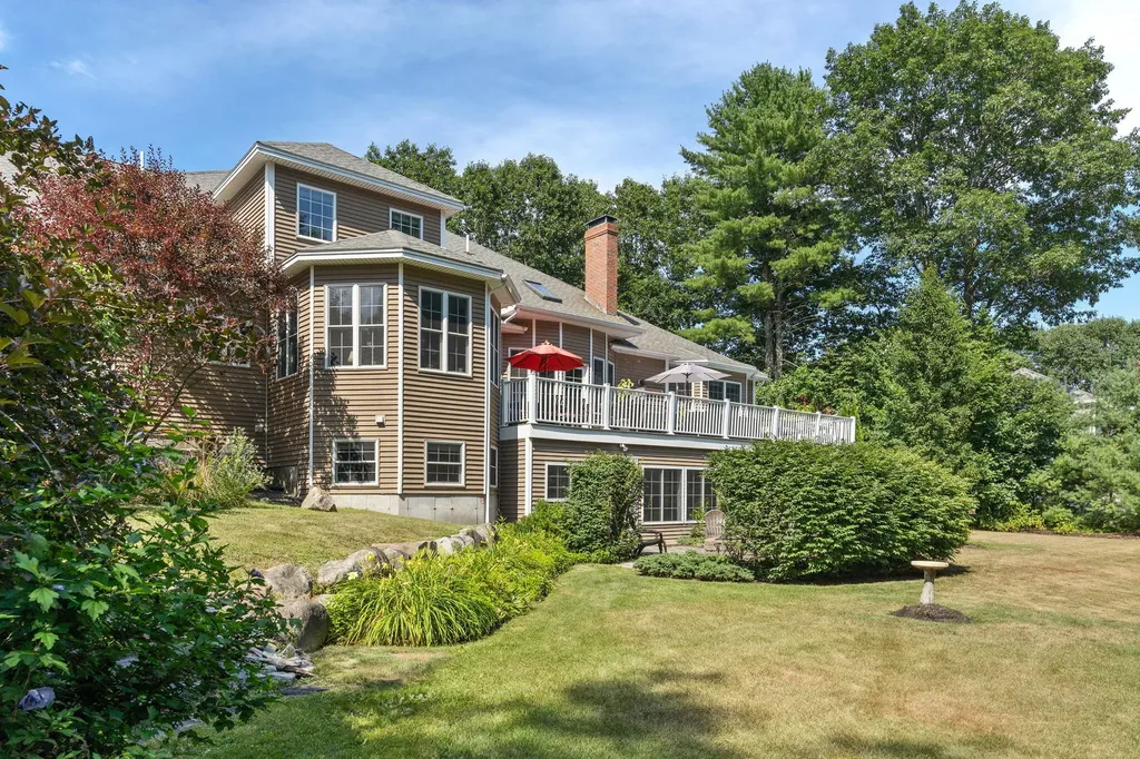 12 Freedom Road Scarborough ME 04074