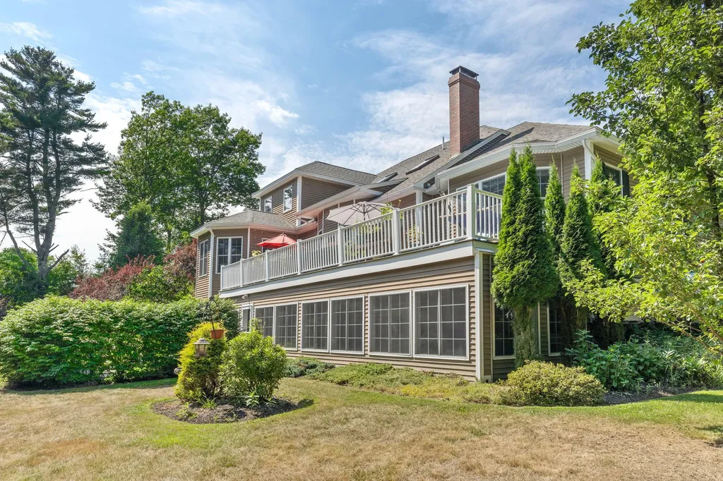 12 Freedom Road Scarborough ME 04074