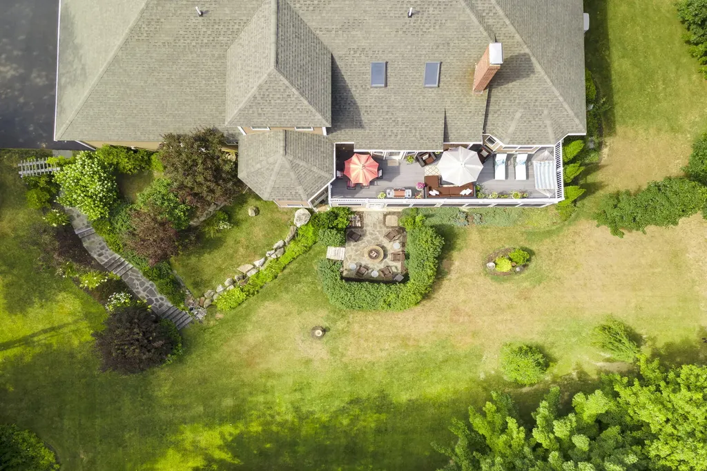 12 Freedom Road Scarborough ME 04074