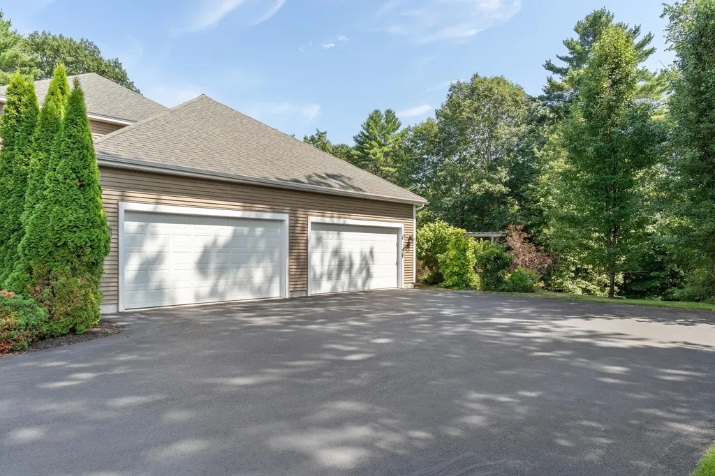 12 Freedom Road Scarborough ME 04074