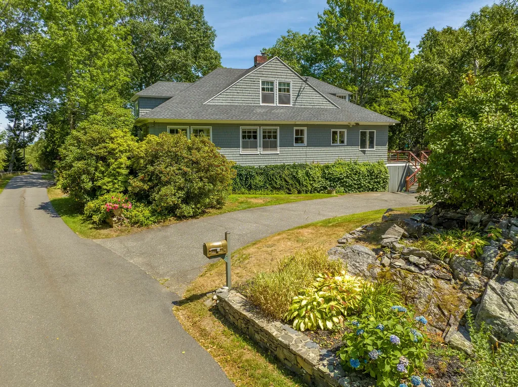 303 Delano Park Cape Elizabeth ME 04107