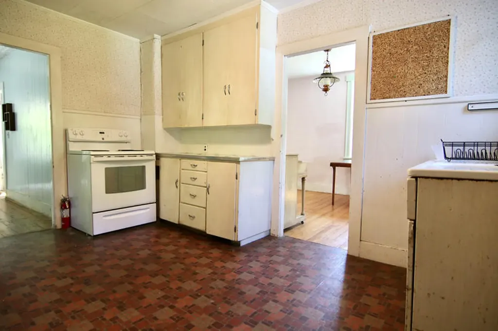 819 Main Street Monmouth ME 04259