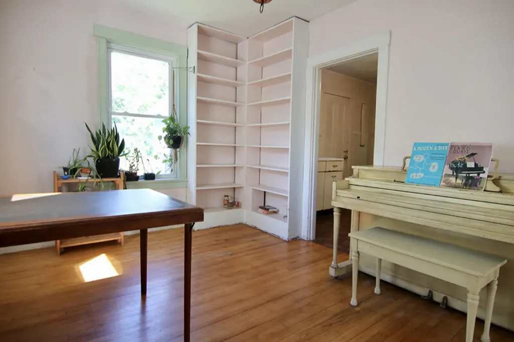 819 Main Street Monmouth ME 04259